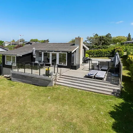 2 Bedroom Amazing In Hébergement de vacances *