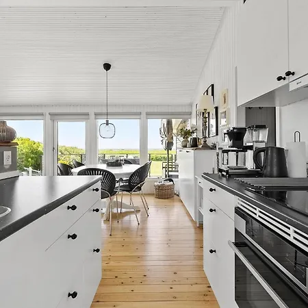 2 Bedroom Amazing In Hébergement de vacances